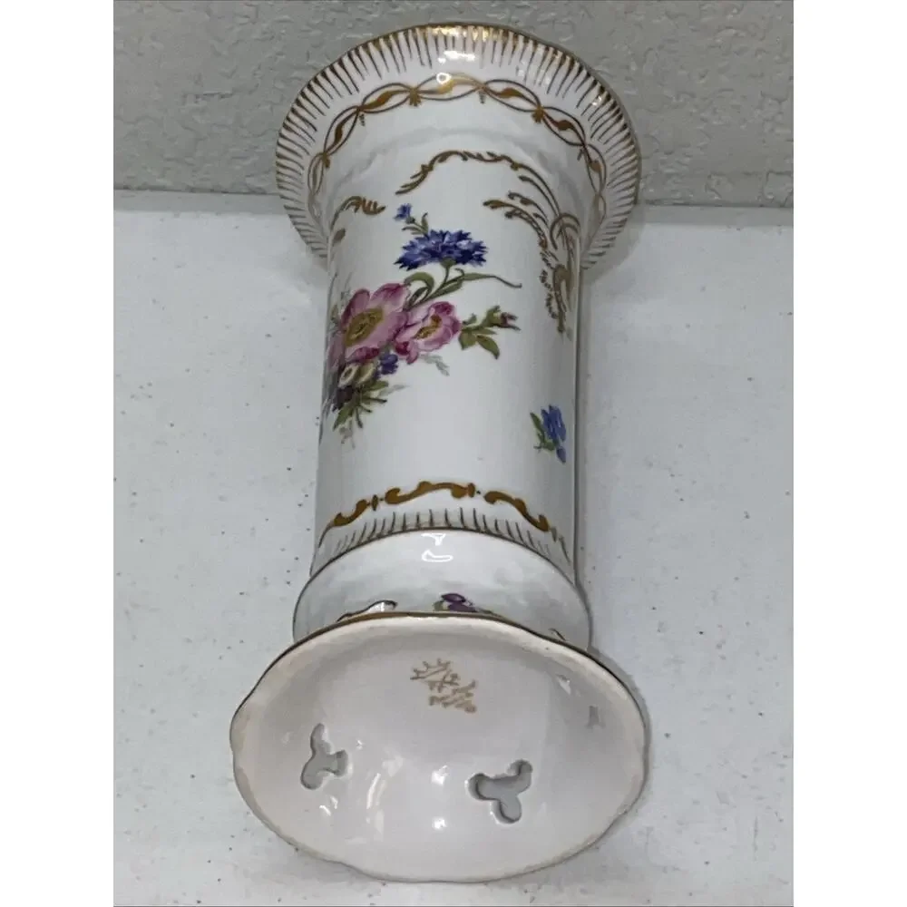 Vintage French Paris Royal Peint a la Main Floral Scalloped Porcelain Vase‎ 9”